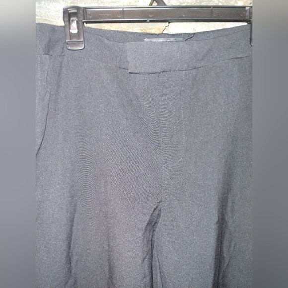 Romeo And Juliet Couture Black Button-Detail Women's Pants - Picture 5 of 9